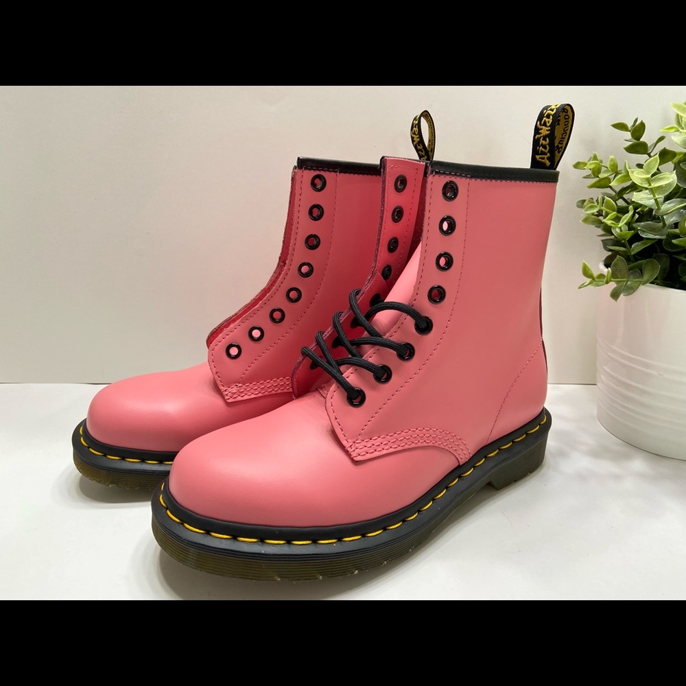 Dr. Martens Lace Up Women’s Leather Boots Size 6